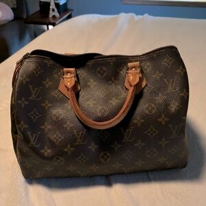 Authentic Louis Vuitton Monogramed Speedy 30